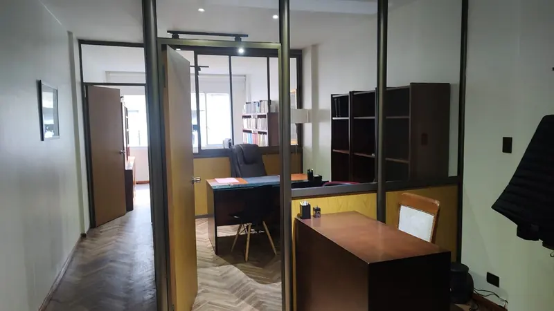 Recepción y despachos vidriados del estudio